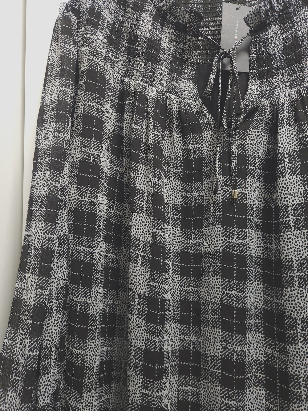 NWT Tommy Hilfiger Black & White Plaid Ruffle Neck Peasant Blouse Size 2X - Picture 3 of 12
